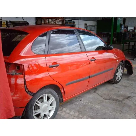 SEAT IBIZA (6L1) '2004 COOL ROJO