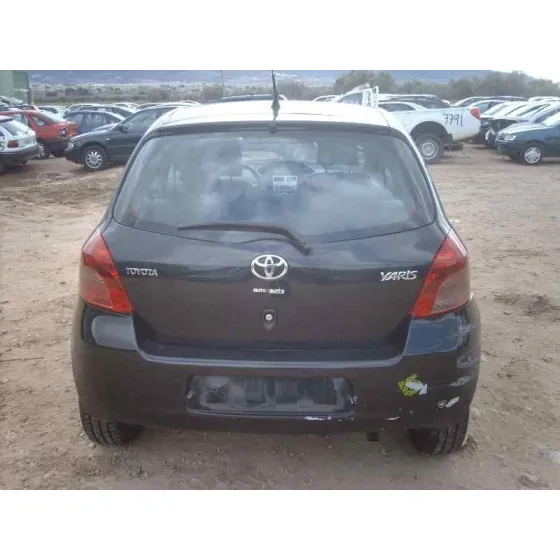 TOYOTA YARIS (KSP9/SCP9/NLP9) '2006 BASICO NEGRO