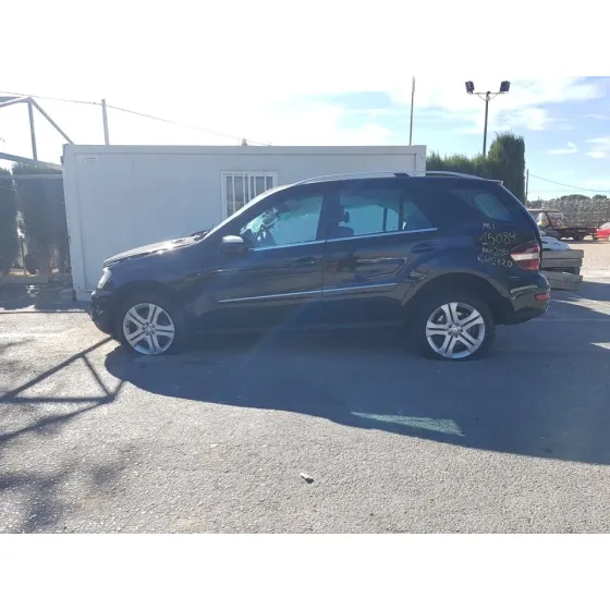 MERCEDES CLASE M (W164) '2010 ML 300 CDI BE 4-MATIC (164.121) NEGRO