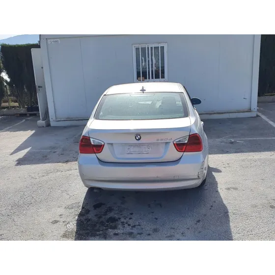 BMW SERIE 3 BERLINA (E90) '2005 320D GRIS
