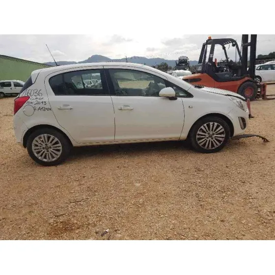 OPEL CORSA D '2013 SELECTIVE BLANCO