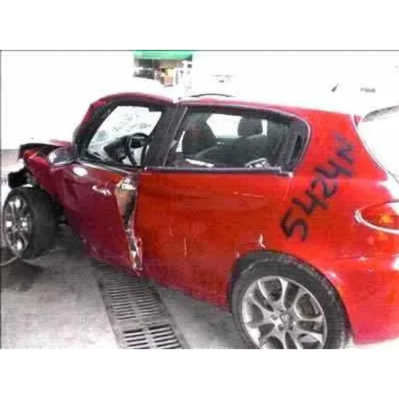 ALFA ROMEO 147 (190) '2004 1.6 TS 105 DISTINCTIVE ROJO
