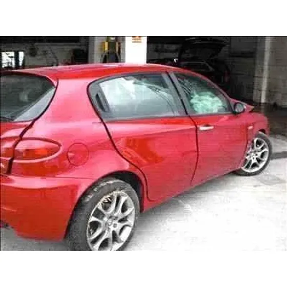 ALFA ROMEO 147 (190) '2004 1.6 TS 105 DISTINCTIVE ROJO