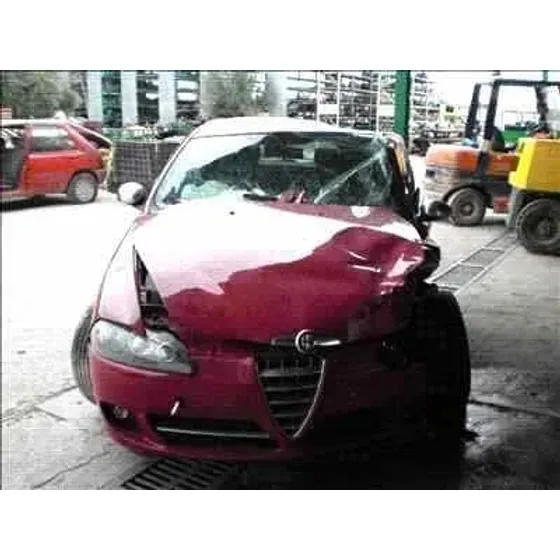 ALFA ROMEO 147 (190) '2004 1.6 TS 105 DISTINCTIVE ROJO
