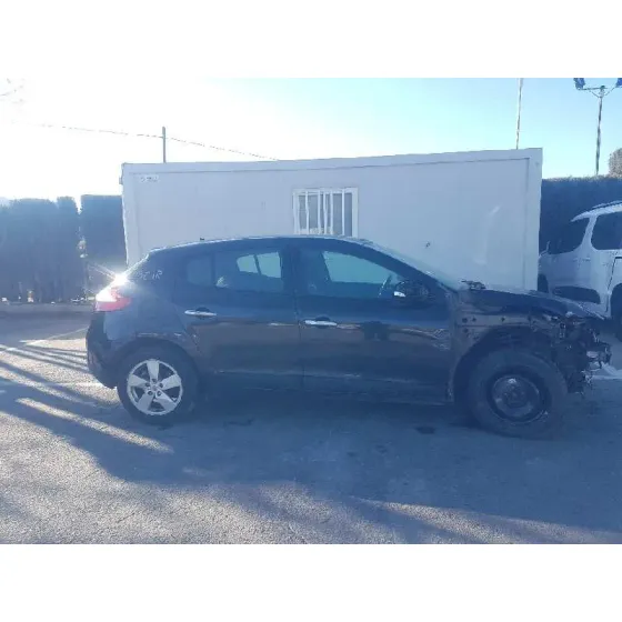 RENAULT MEGANE III BERLINA 5 P '2009 AUTHENTIQUE NEGRO