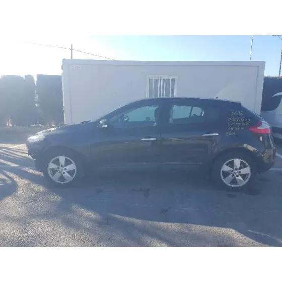 RENAULT MEGANE III BERLINA 5 P '2009 AUTHENTIQUE NEGRO