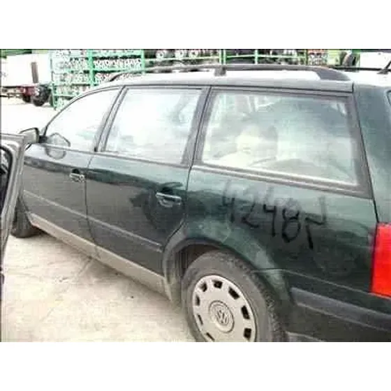 VOLKSWAGEN PASSAT VARIANT (3B5) '1996 1.9 TDI VERDE