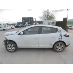 RENAULT MEGANE III BERLINA 5 P RENAULT MEGANE III BERLINA 5 P '2015 BUSINESS BLANCO 2013