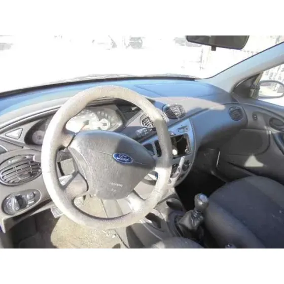 FORD FOCUS BERLINA (CAK) '2003 AMBIENTE BLANCO