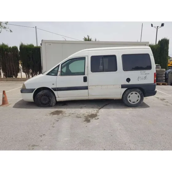 FIAT SCUDO (222) '2004 2.0 16V JTD ELX KOMBI (7 SITZE) BLANCO