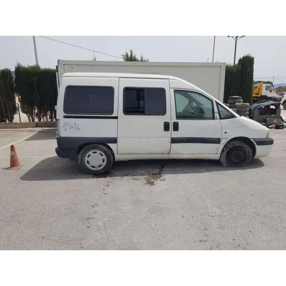 FIAT SCUDO (222) '2004 2.0 16V JTD ELX KOMBI (7 SITZE) BLANCO