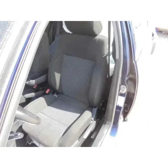 VOLKSWAGEN GOLF IV BERLINA (1J1) '2002 ADVANCE AZUL