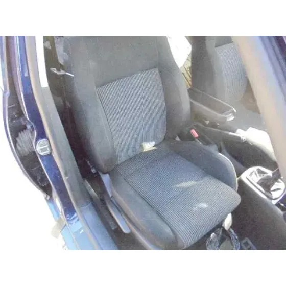 VOLKSWAGEN GOLF IV BERLINA (1J1) '2002 ADVANCE AZUL