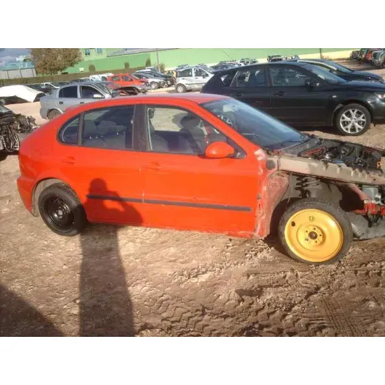 SEAT LEON (1M1) '2005 SPORT ROJO