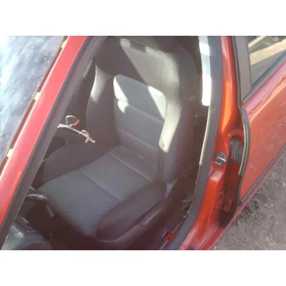 SEAT LEON (1M1) '2005 SPORT ROJO