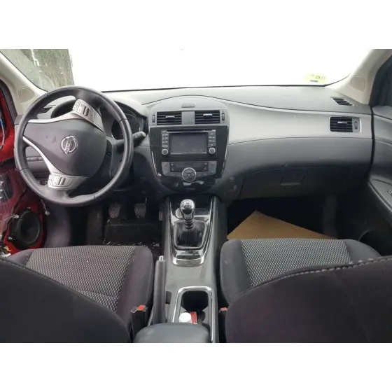 NISSAN PULSAR (C13) '2016 ACENTA ROJO