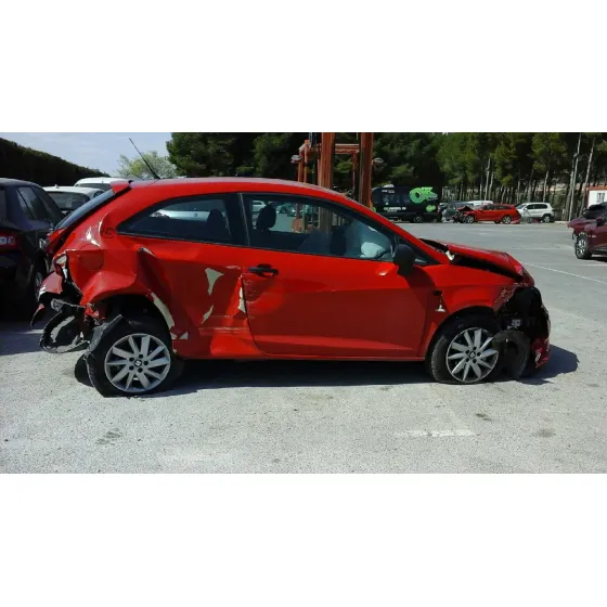 SEAT IBIZA SC (6P5) '2015 REFERENCE PLUS ROJO