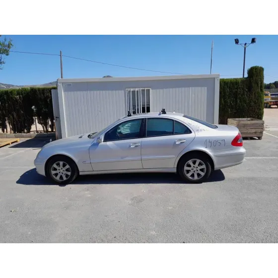 MERCEDES CLASE E (W211) BERLINA '2007 E 220 CDI (211.008) GRIS