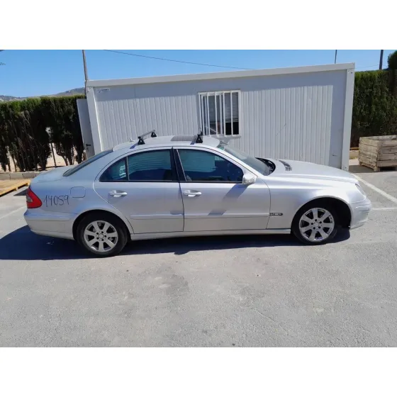 MERCEDES CLASE E (W211) BERLINA '2007 E 220 CDI (211.008) GRIS