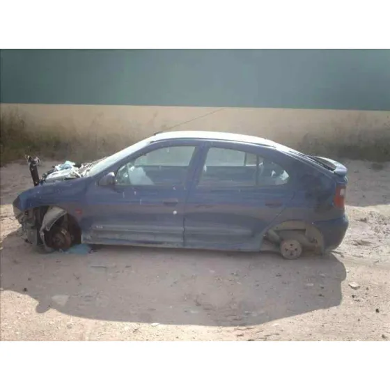 RENAULT MEGANE I FASE 2 BERLINA (BA0) '1999 1.9 DTI DIESEL CAT AZUL