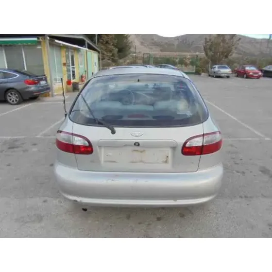 DAEWOO LANOS '1999 S GRIS