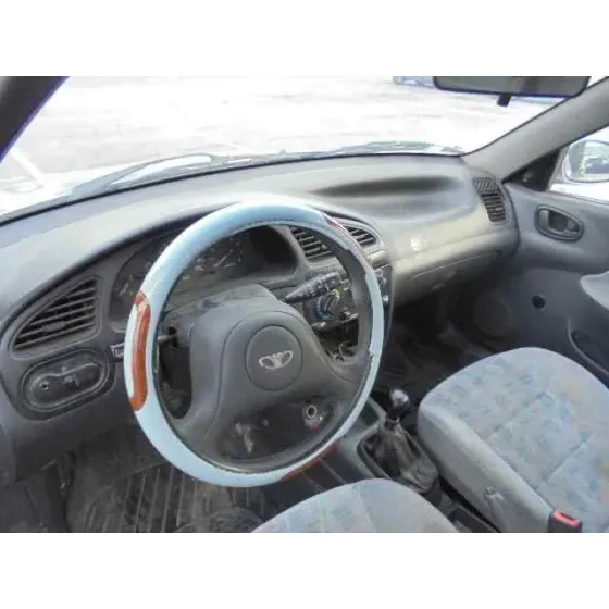 DAEWOO LANOS '1999 S GRIS
