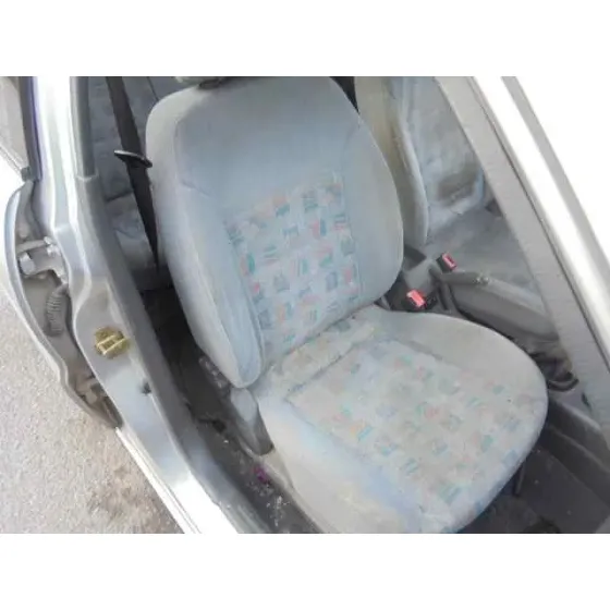 DAEWOO LANOS '1999 S GRIS