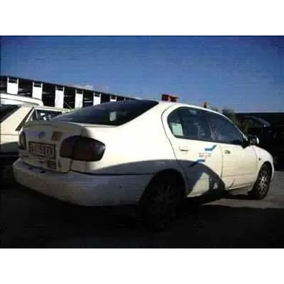 NISSAN PRIMERA BERLINA (P11) '2000 2.0 TURBODIESEL CAT BLANCO