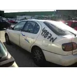NISSAN PRIMERA BERLINA (P11) NISSAN PRIMERA BERLINA (P11) '2000 2.0 TURBODIESEL CAT BLANCO 1999