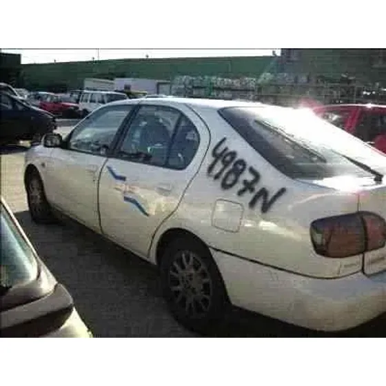 NISSAN PRIMERA BERLINA (P11) '2000 2.0 TURBODIESEL CAT BLANCO