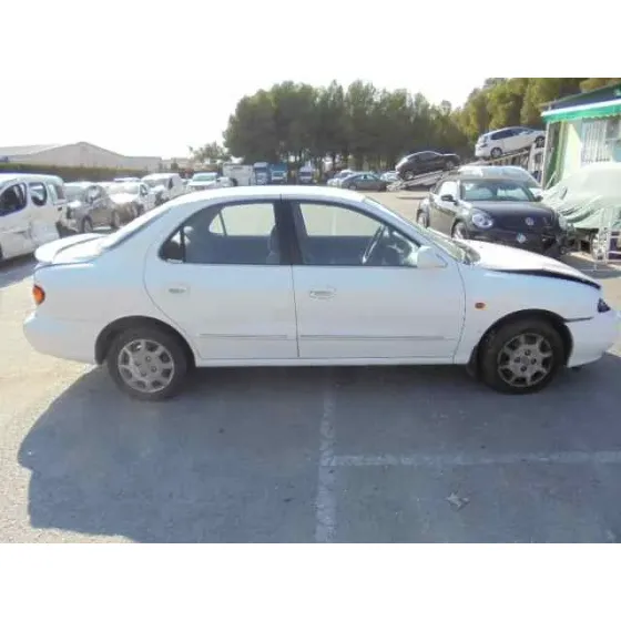 HYUNDAI LANTRA BERLINA (RD) '1999 1.6 GLS BLANCO