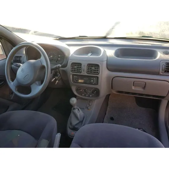 RENAULT CLIO II FASE I (B/CBO) '1998 1.2 ROJO