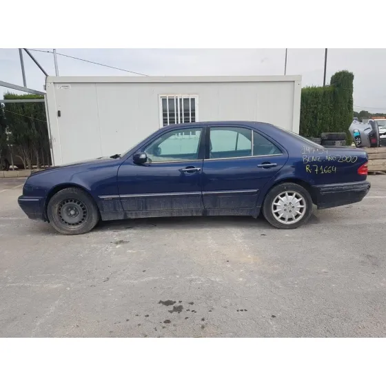 MERCEDES CLASE E (W210) BERLINA DIESEL '2000 270 CDI (210.016) AZUL