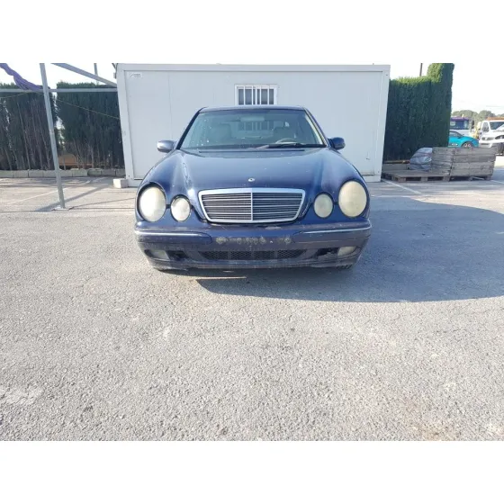 MERCEDES CLASE E (W210) BERLINA DIESEL '2000 270 CDI (210.016) AZUL