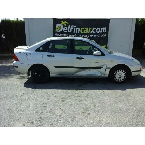 FORD FOCUS BERLINA (CAK) '2000 GHIA GRIS PLATA