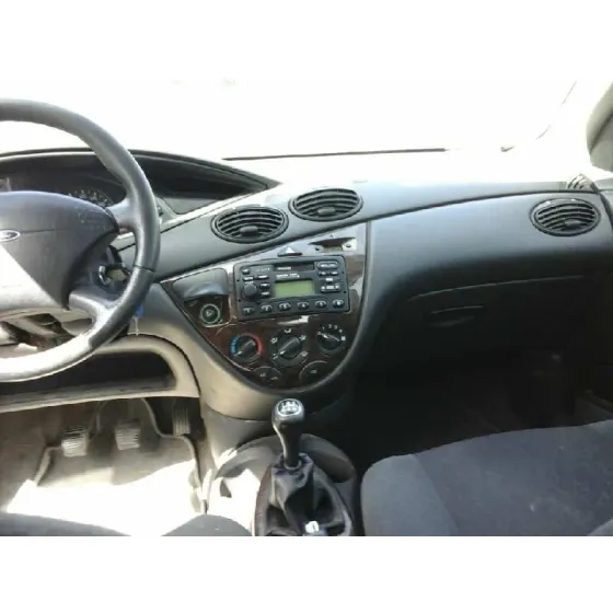 FORD FOCUS BERLINA (CAK) '2000 GHIA GRIS PLATA