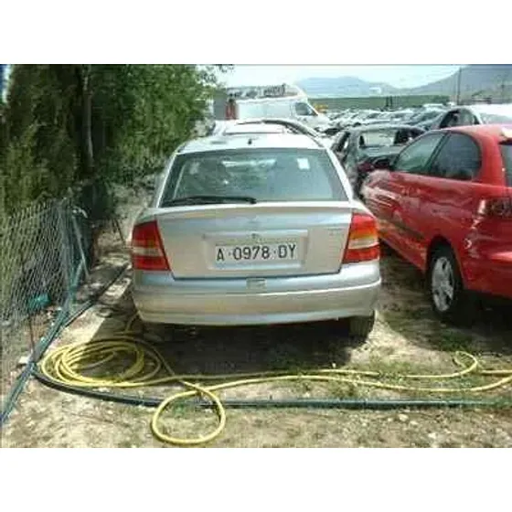 OPEL ASTRA G BERLINA '1998 1.6 16V GRIS