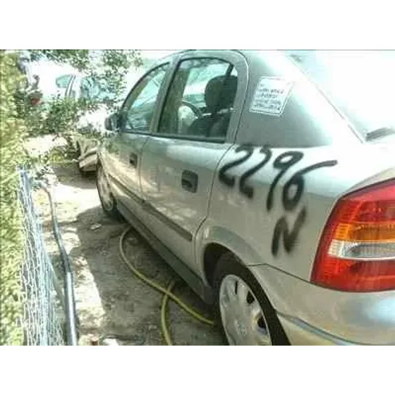 OPEL ASTRA G BERLINA '1998 1.6 16V GRIS