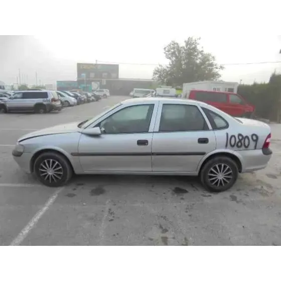 OPEL VECTRA B BERLINA '1996 CD GRIS