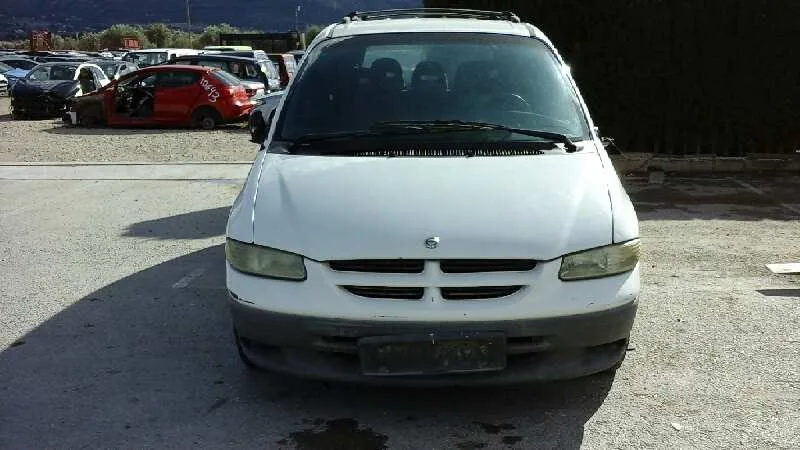 CHRYSLER VOYAGER (GS) '1998 2.5 TD SE BLANCO