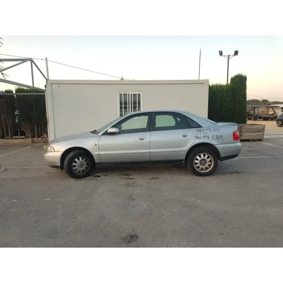 AUDI A4 BERLINA (B5) '1998 1.8 GRIS