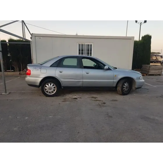 AUDI A4 BERLINA (B5) '1998 1.8 GRIS