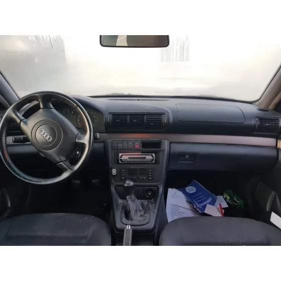 AUDI A4 BERLINA (B5) '1998 1.8 GRIS
