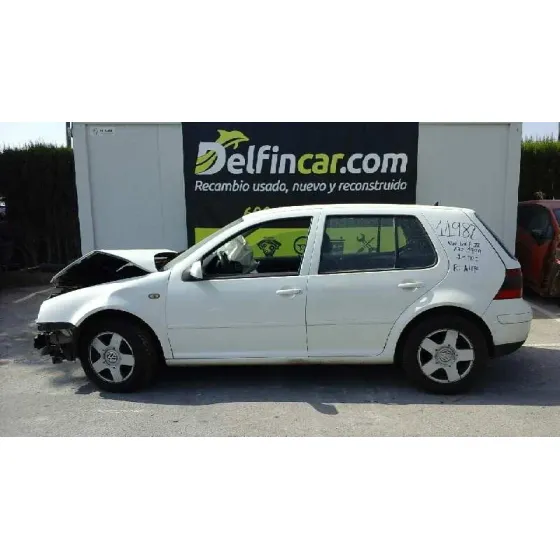 VOLKSWAGEN GOLF IV BERLINA (1J1) '1999 HIGHLINE BLANCO
