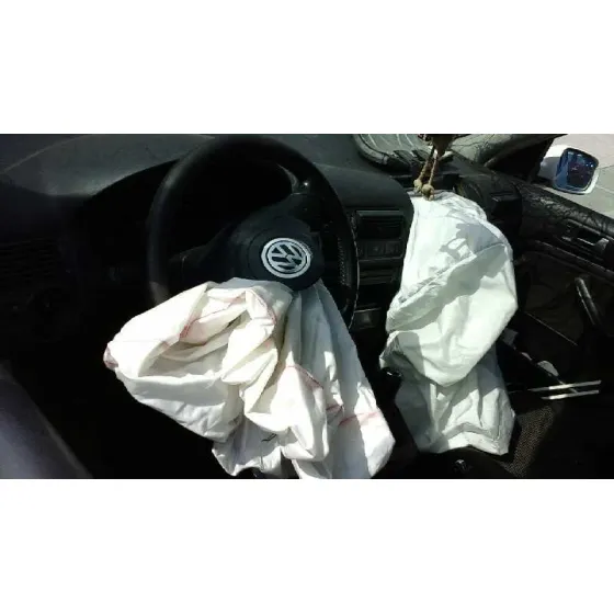 VOLKSWAGEN GOLF IV BERLINA (1J1) '1999 HIGHLINE BLANCO