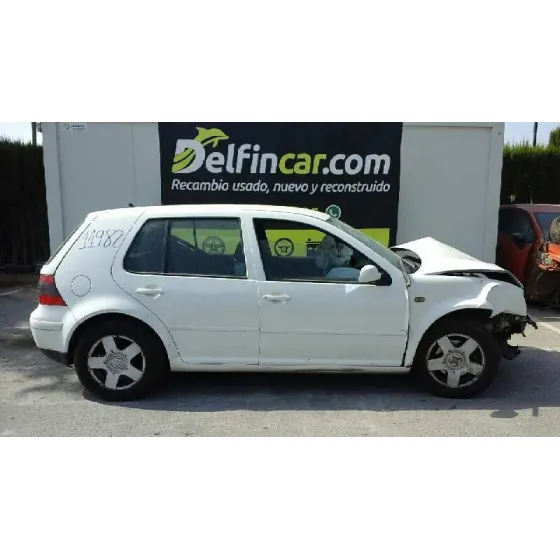 VOLKSWAGEN GOLF IV BERLINA (1J1) '1999 HIGHLINE BLANCO
