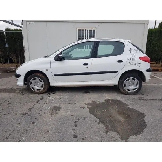 PEUGEOT 206 BERLINA '2000 XT BLANCO