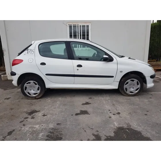 PEUGEOT 206 BERLINA '2000 XT BLANCO