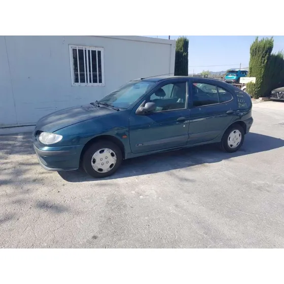 RENAULT MEGANE I BERLINA HATCHBACK (BA0) '1997 1.4E RN (BAOE) VERDE