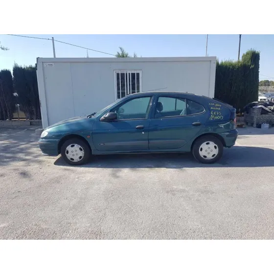 RENAULT MEGANE I BERLINA HATCHBACK (BA0) '1997 1.4E RN (BAOE) VERDE